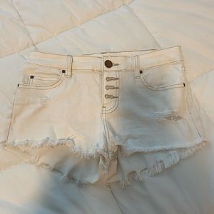 white billabong jean shorts